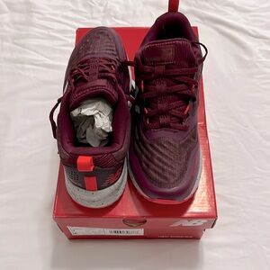 New Balance trail runners. Size 7. New in box.